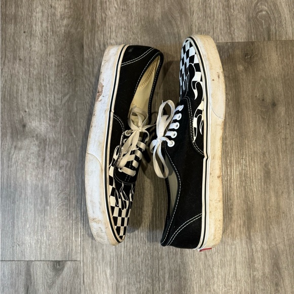 Men’s size US 12 - Vans Authentic Checker Flame - Picture 3 of 10